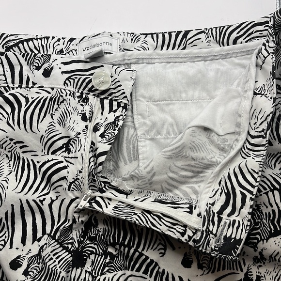 Liz Claiborne Zebra Print Shorts Size 16 - Picture 14 of 16